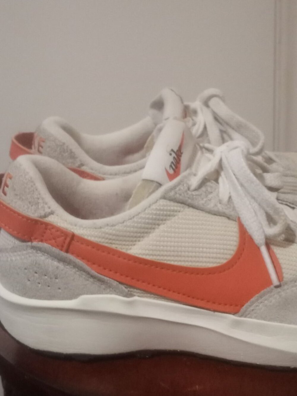 Nike Shoes Womens Size 7 White Sand Beige Waffle Debut Road Running DH9523-100 - Picture 4 of 12